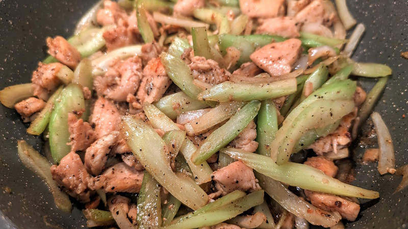 Black Pepper Chicken With Celery
